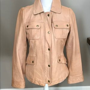 Banana Republic women’s leather jacket 🧥